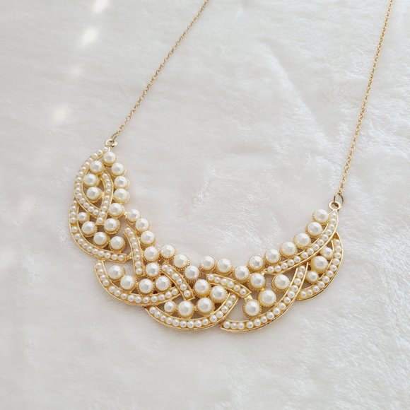 Pearl Bib Necklace, Bridal Necklace - Picture 3 of 9